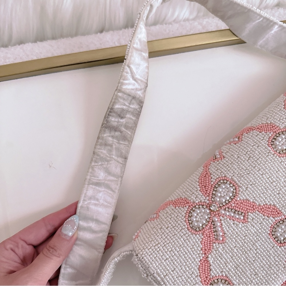 Altar’d State Bridal White & Pink Beaded Bow Bag - Picture 2 of 4